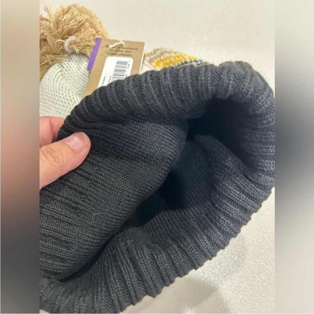 Patagonia Youth Powder Town Beanie Cream Black NWT Recycled Polyester Kids